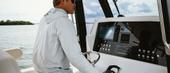 Aquila 28 Molokai centre-console helm with multifunction display