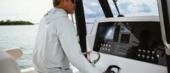 Aquila 28 Molokai centre-console helm with multifunction display