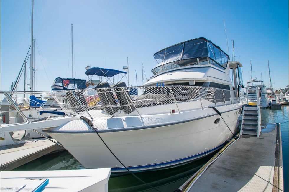 1994 Carver Yachts 370 Aft