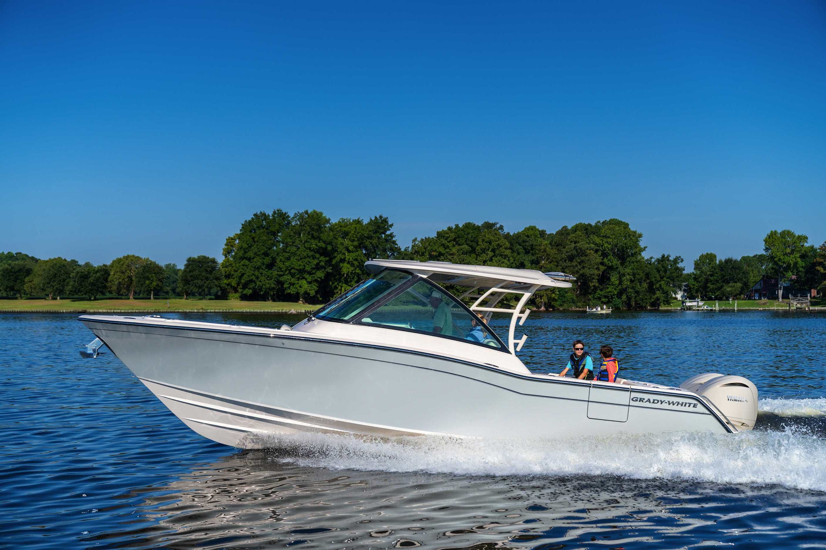 2022 Grady-White Freedom 325