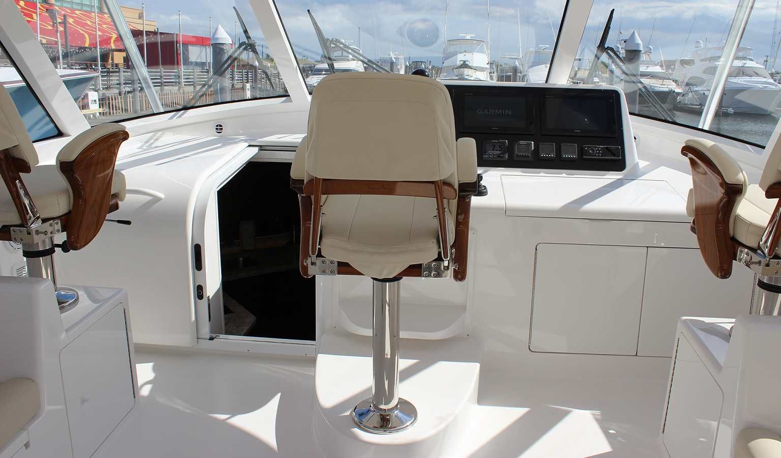 2023 Viking Yachts 48 Sport Tower