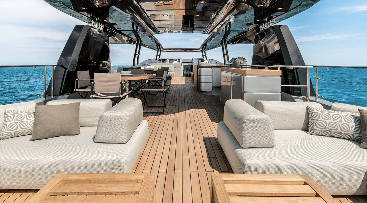 2016 Monte Carlo Yachts MCY 105