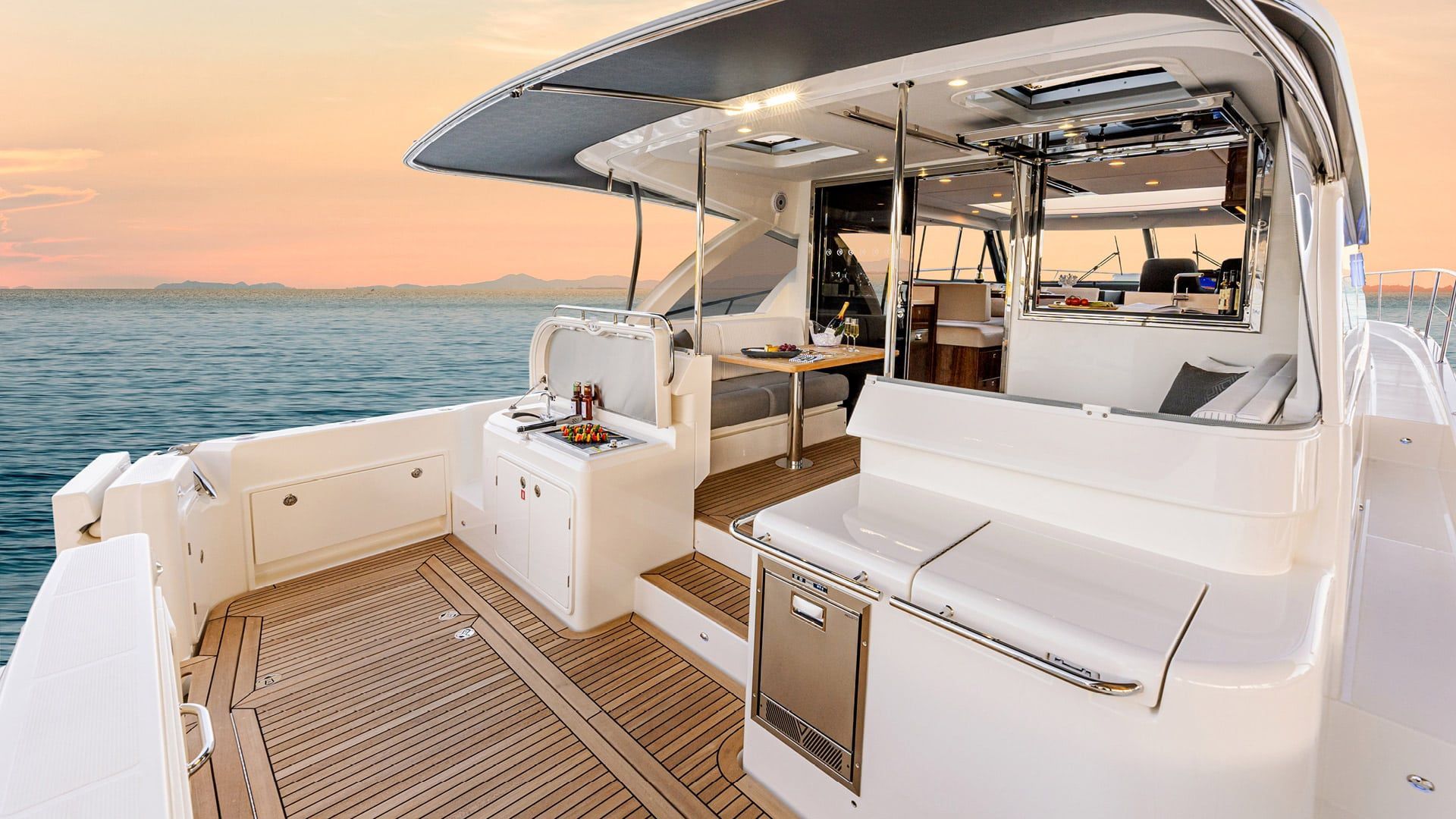 2022 Riviera 465 SUV