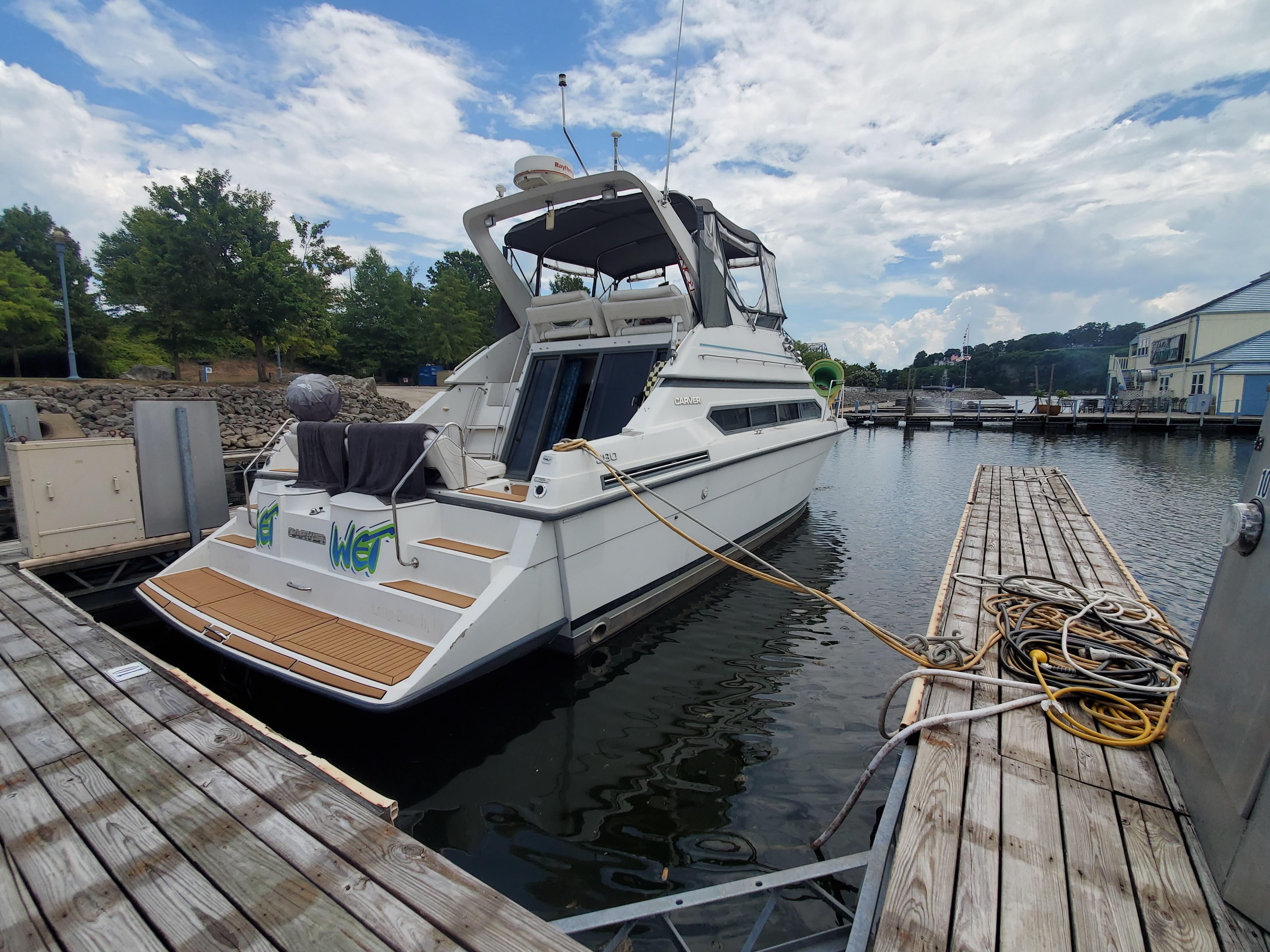 1994 Carver Yachts Santego