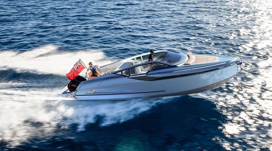 2020 Fairline F-Line 33 Outboard