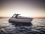 2020 Fairline F-Line 33 Outboard