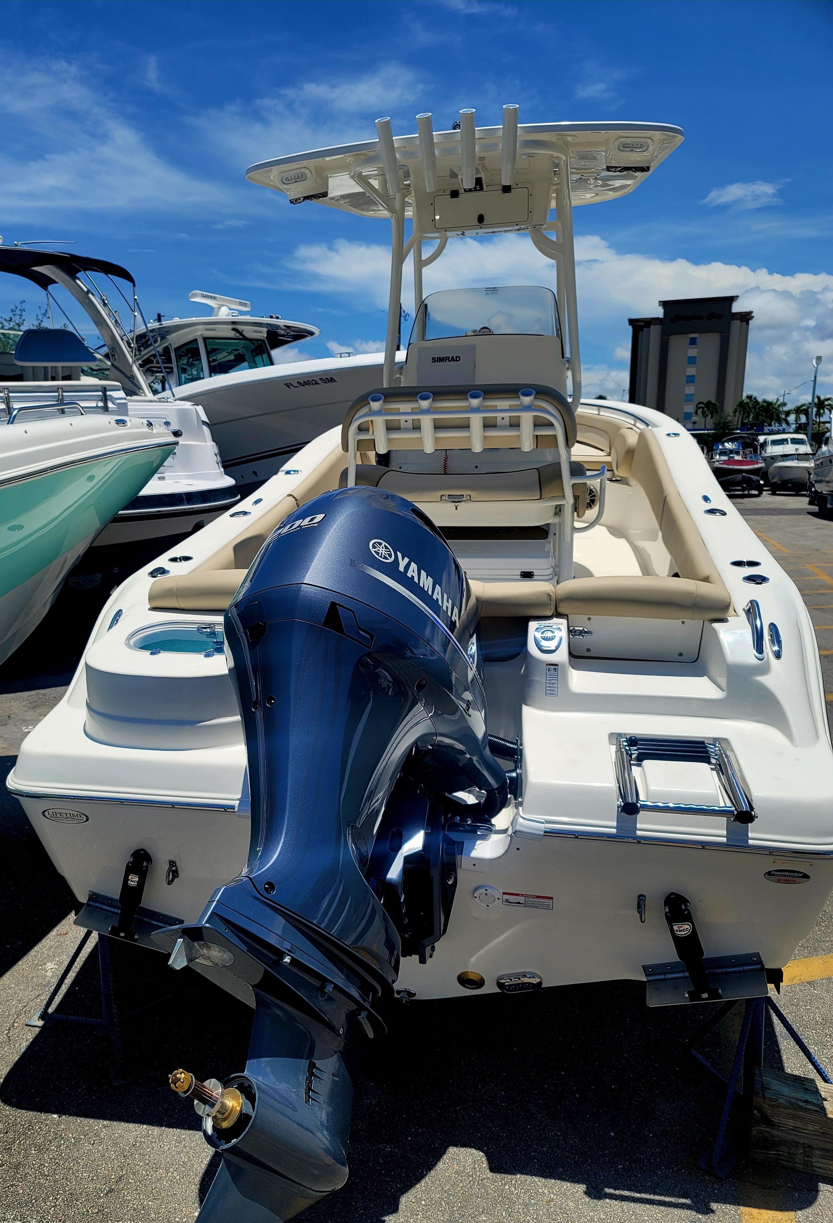 2021 Nautic Star 2302 LEG DLX