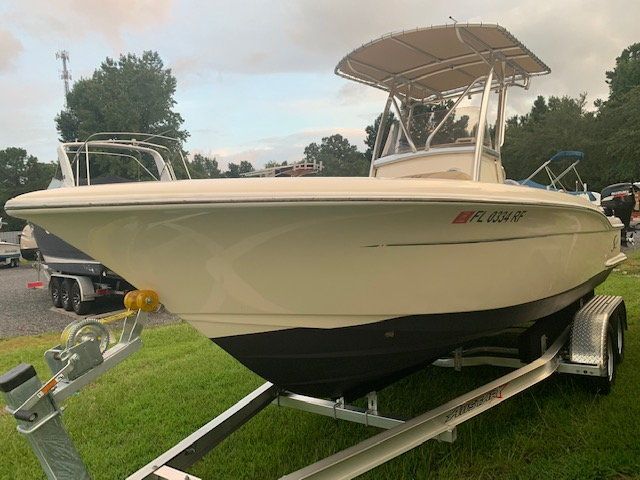 2017 Scout Boats 225 Xsf