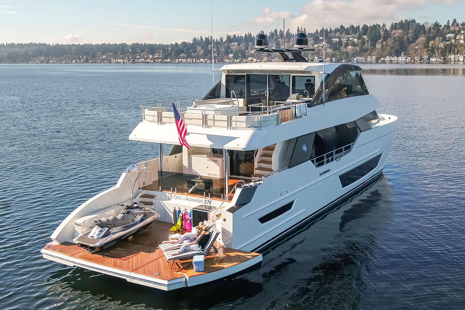 2022 Ocean Alexander 27 Explorer