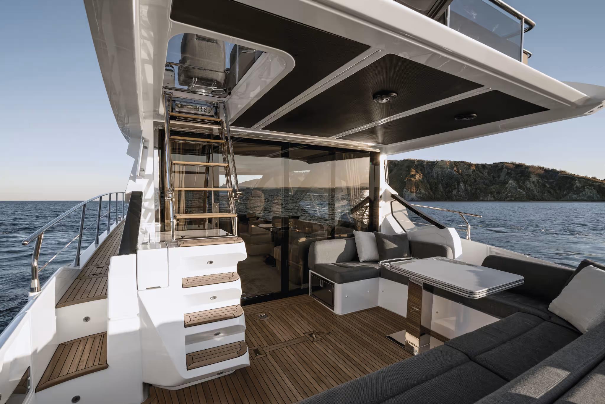 2019 Azimut Yachts S6