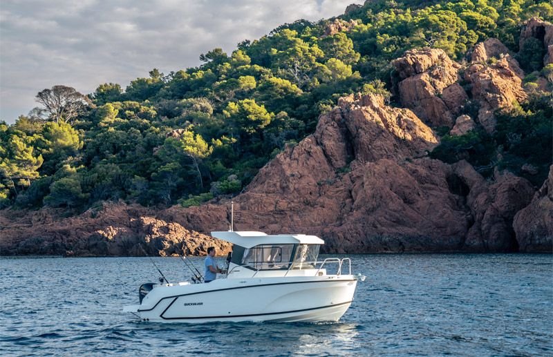 Quicksilver 625 Pilothouse photo 6