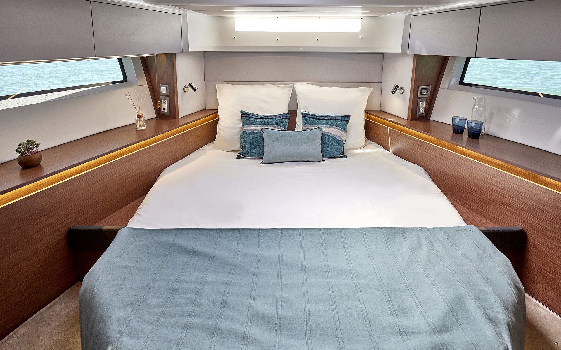 2020 Beneteau Antares 12