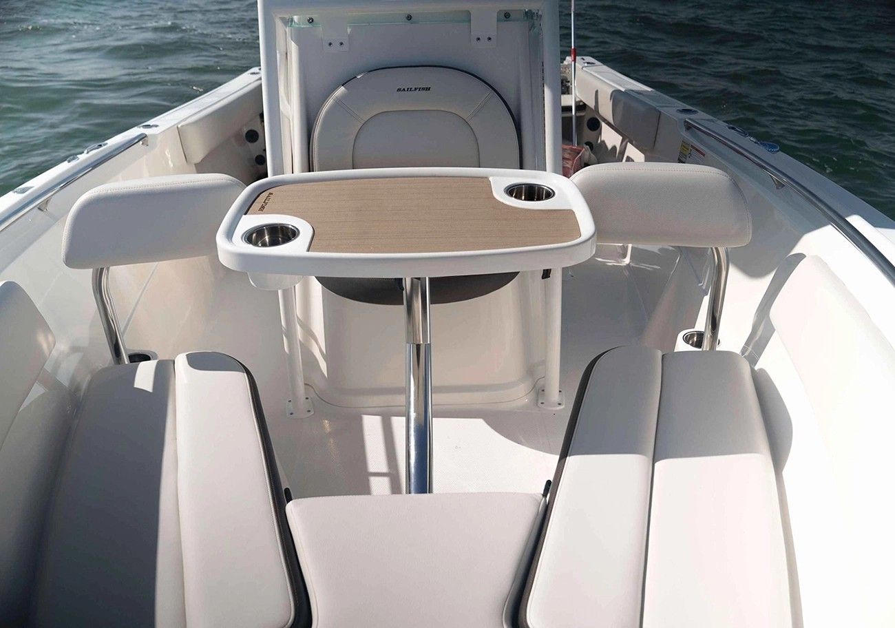 2022 Sailfish Boats 220 CC