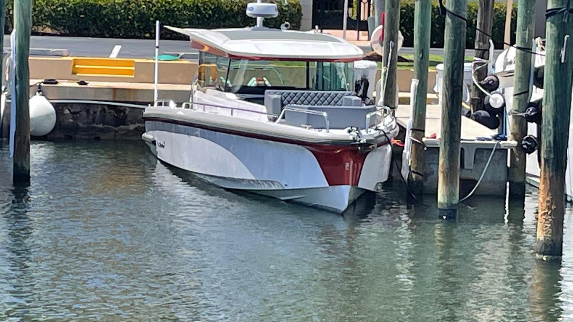 2021 Axopar 37 Cross Cabin