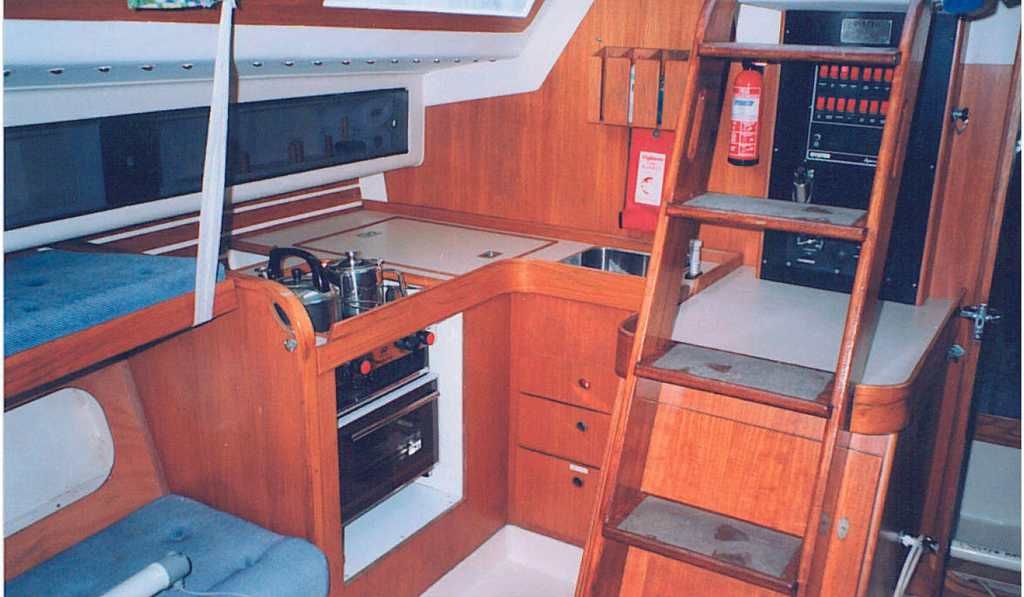 1988 Oyster Yachts Lightwave 395