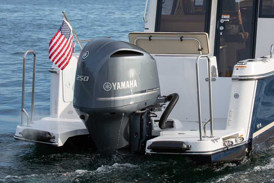 2022 Ranger Tugs R-25