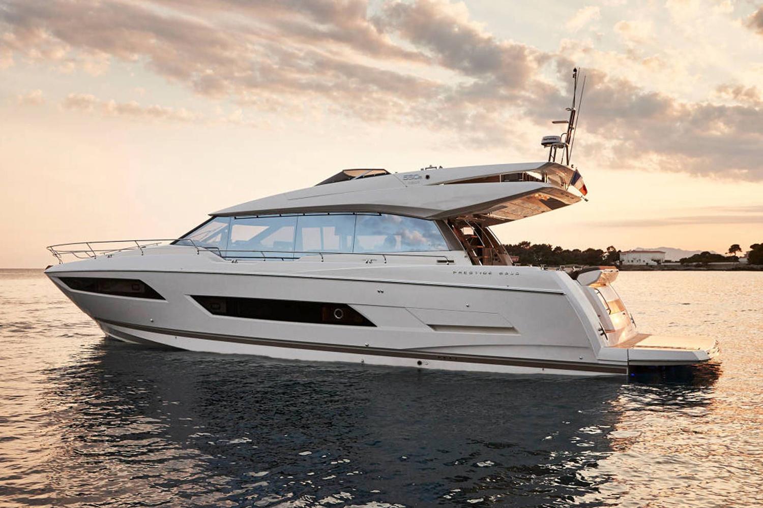2021 Prestige Yachts 690 S