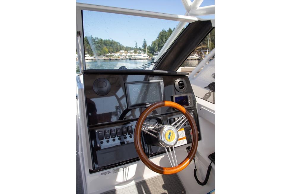 2021 Cutwater C-24 DC