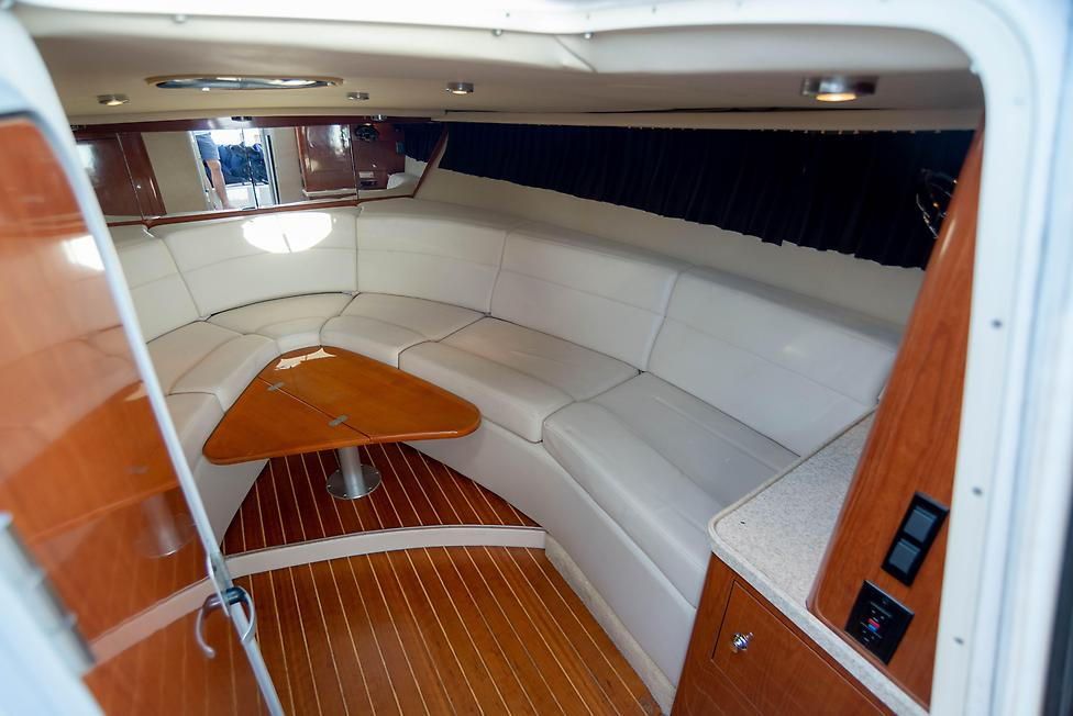 2007 Regal Boats 3350 Sport Cruiser