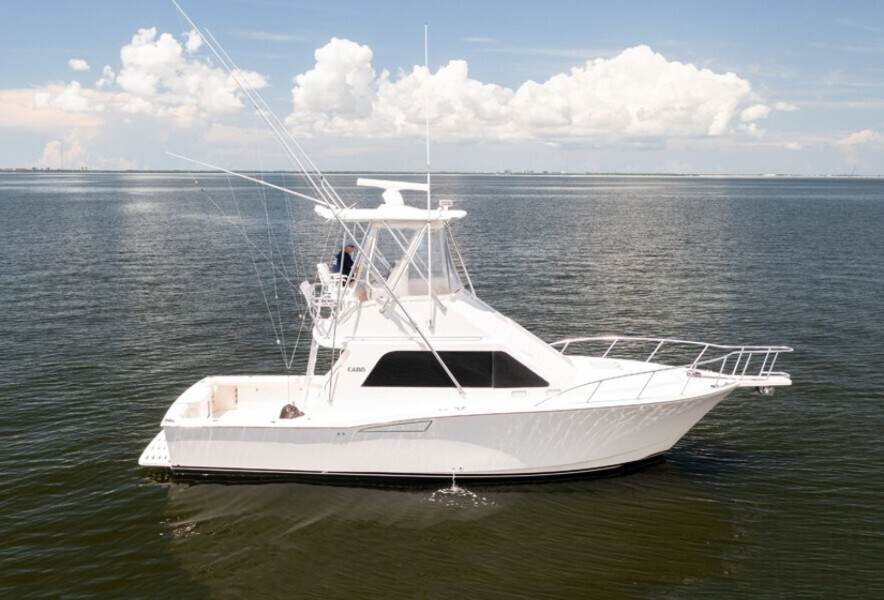 2005 Cabo Yachts Flybridge