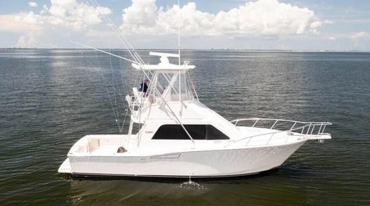 2005 Cabo Yachts Flybridge