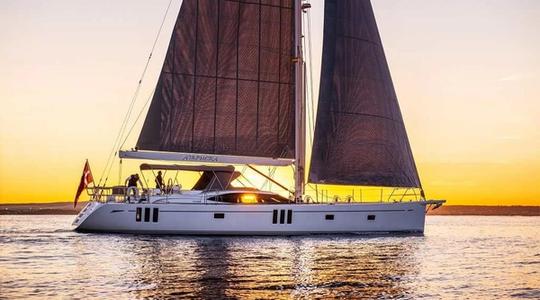 2014 Oyster Yachts 675