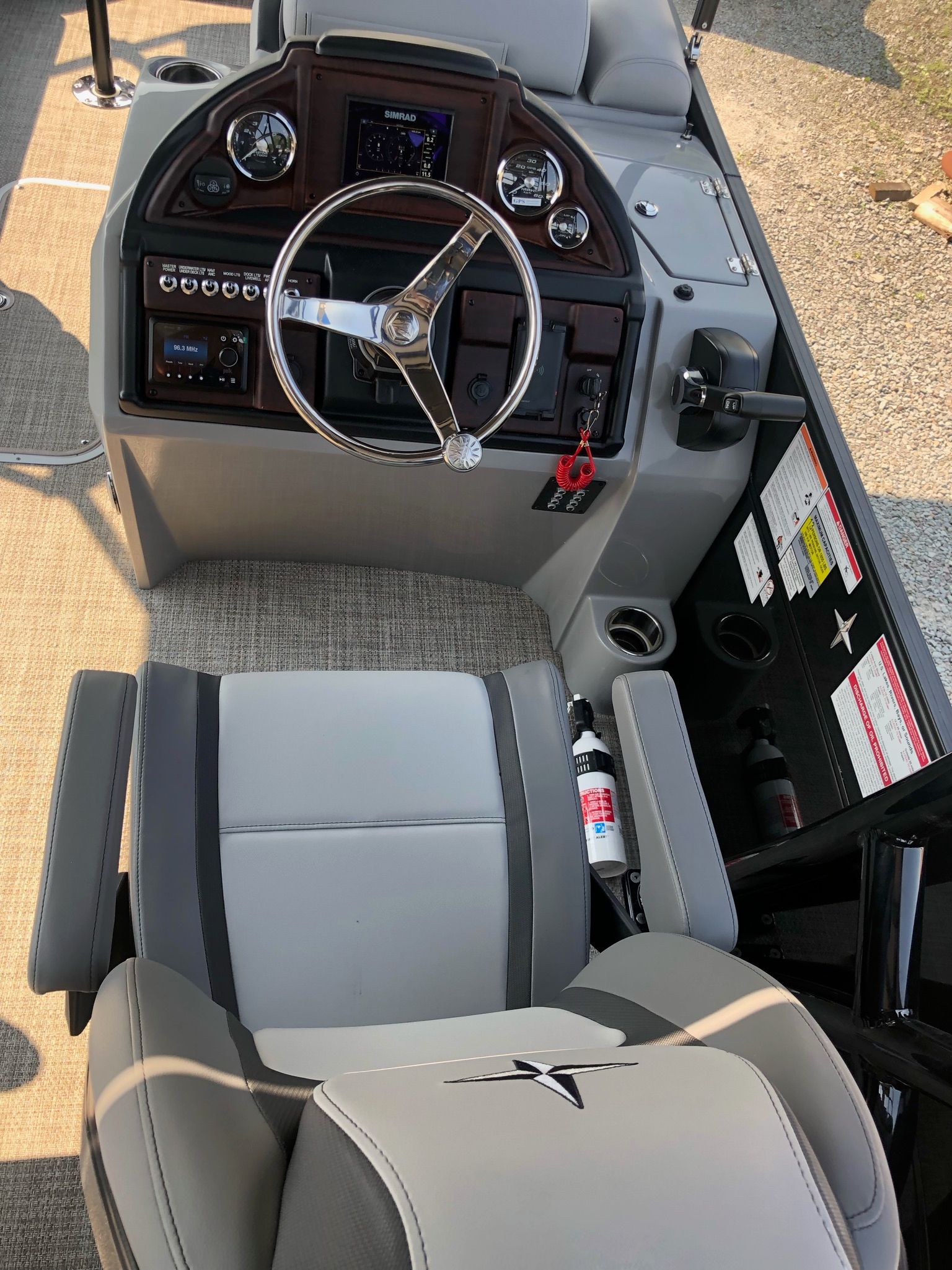 2022 Berkshire Pontoons 27RFXUDSXR STS TRITOON