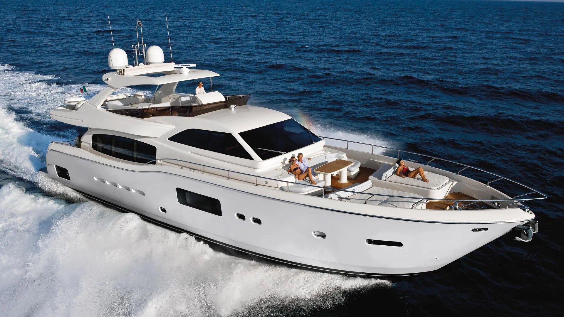 2010 Ferretti Yachts Altura 840