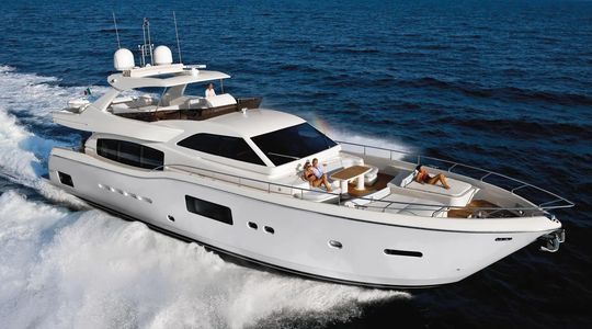 2010 Ferretti Yachts Altura 840