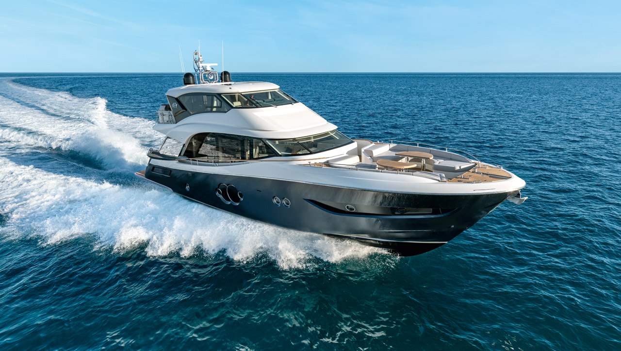 2020 Monte Carlo Yachts MCY 76 Skylounge