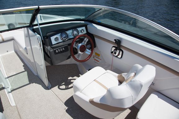 2022 Four Winns Horizon 230