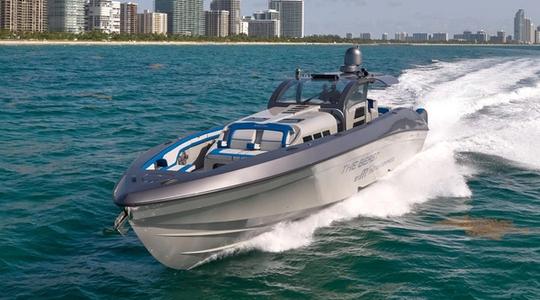 2022 Midnight Express 60 Pied A Mer