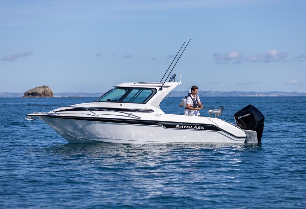 2016 Rayglass Boats Legend 2200