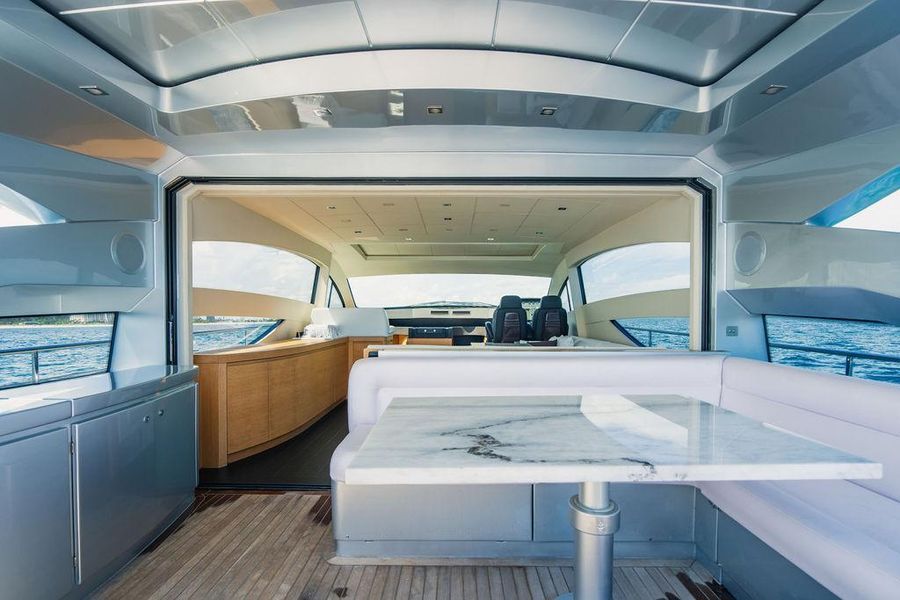 2010 Pershing Yachts 64