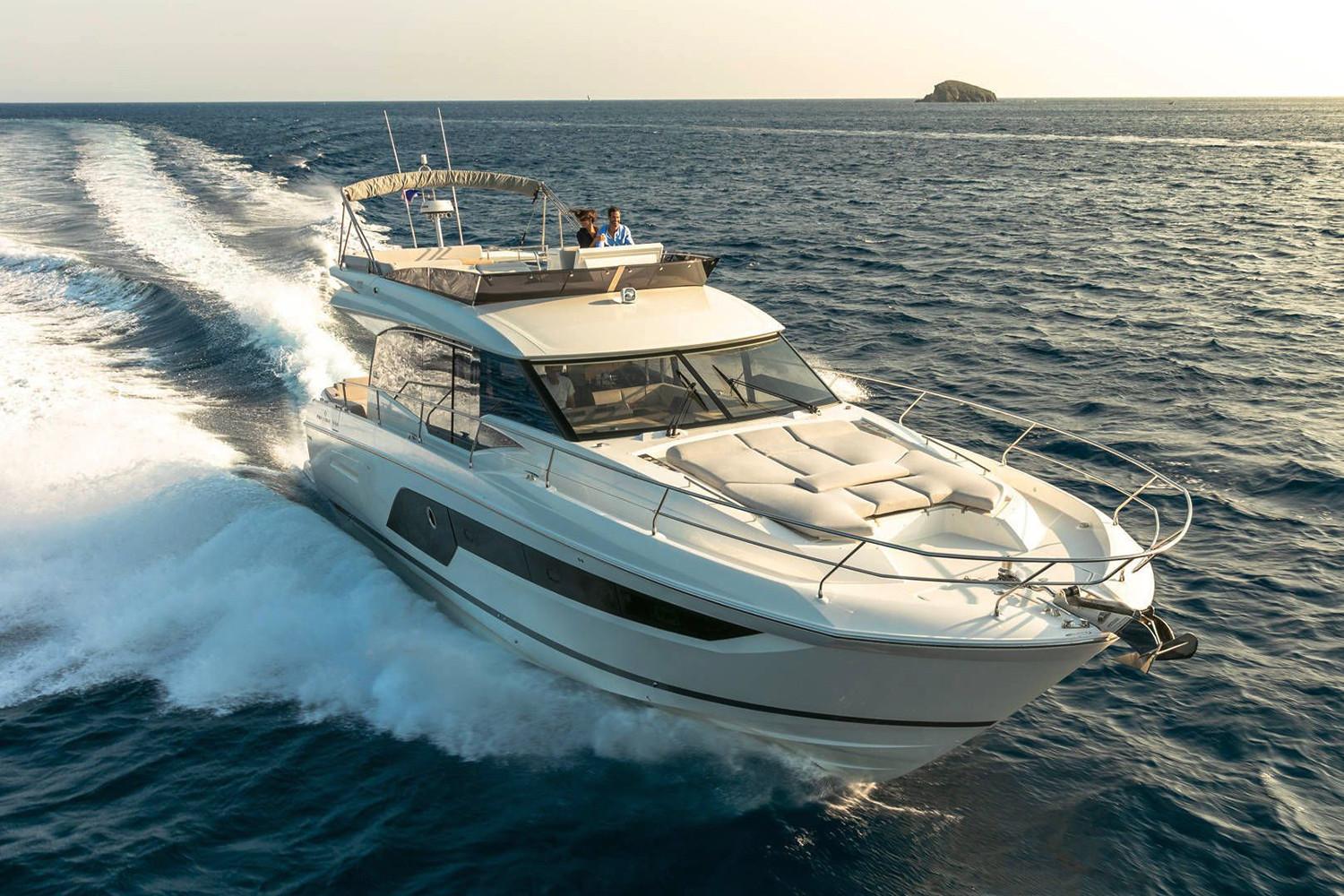 2021 Prestige Yachts 590
