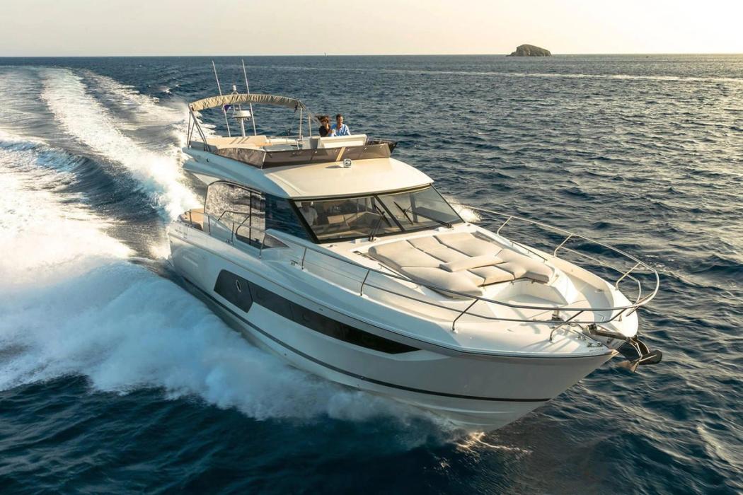 2021 Prestige Yachts 590