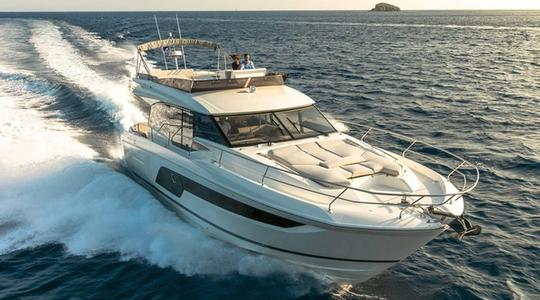 2021 Prestige Yachts 590