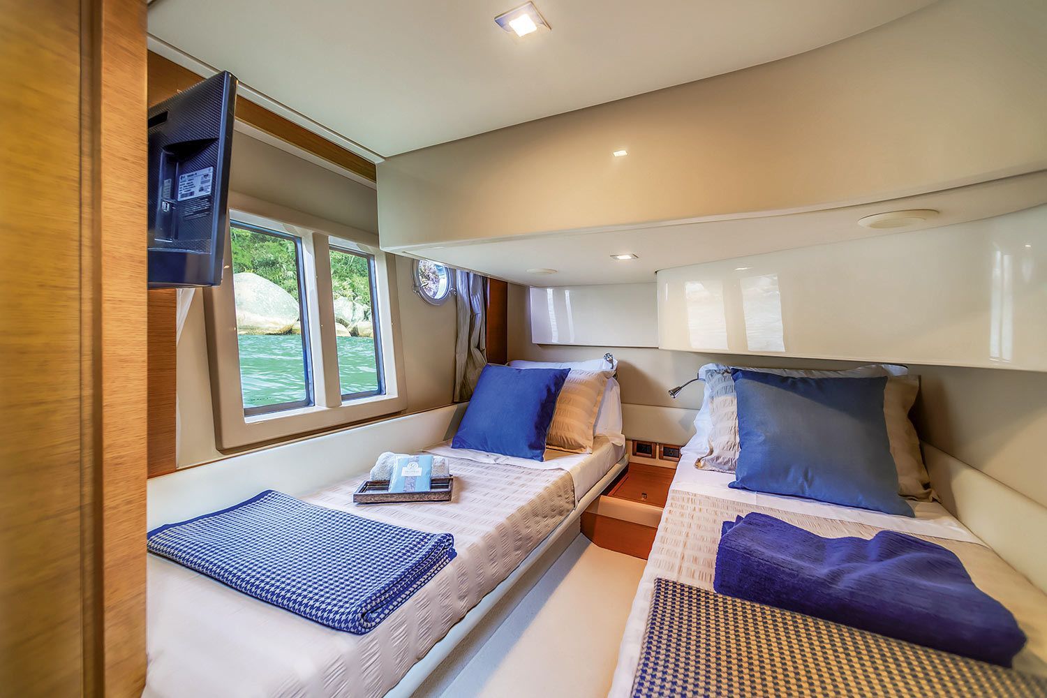 2003 Azimut Yachts 42 Fly