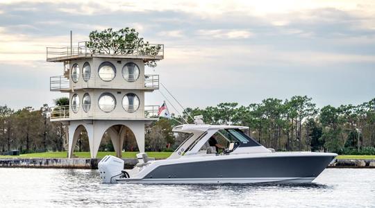 2023 Tiara Yachts 34 LS