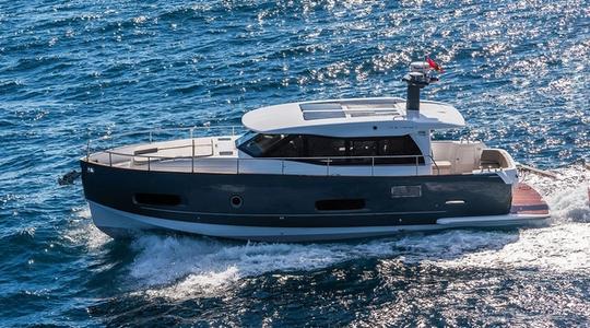 2013 Azimut Yachts Magellano 43 HT