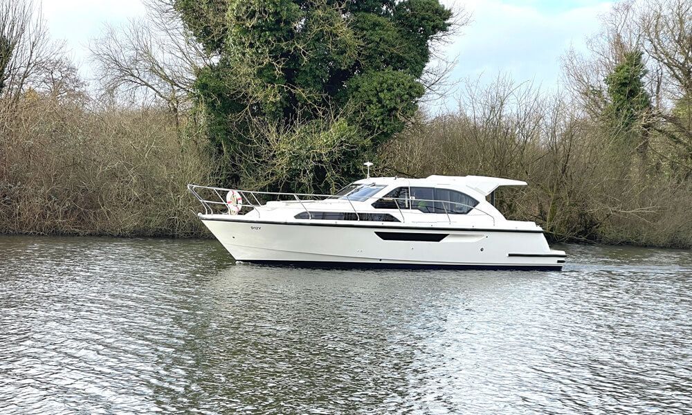 2020 Broom Boats Captain