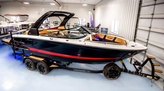 2022 Chaparral Boats 267 SSX Black Edition