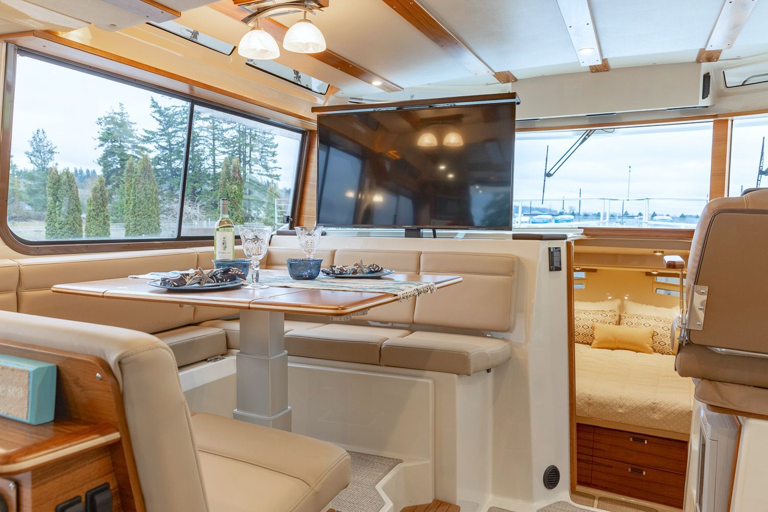 2022 Ranger Tugs R-43 Sedan