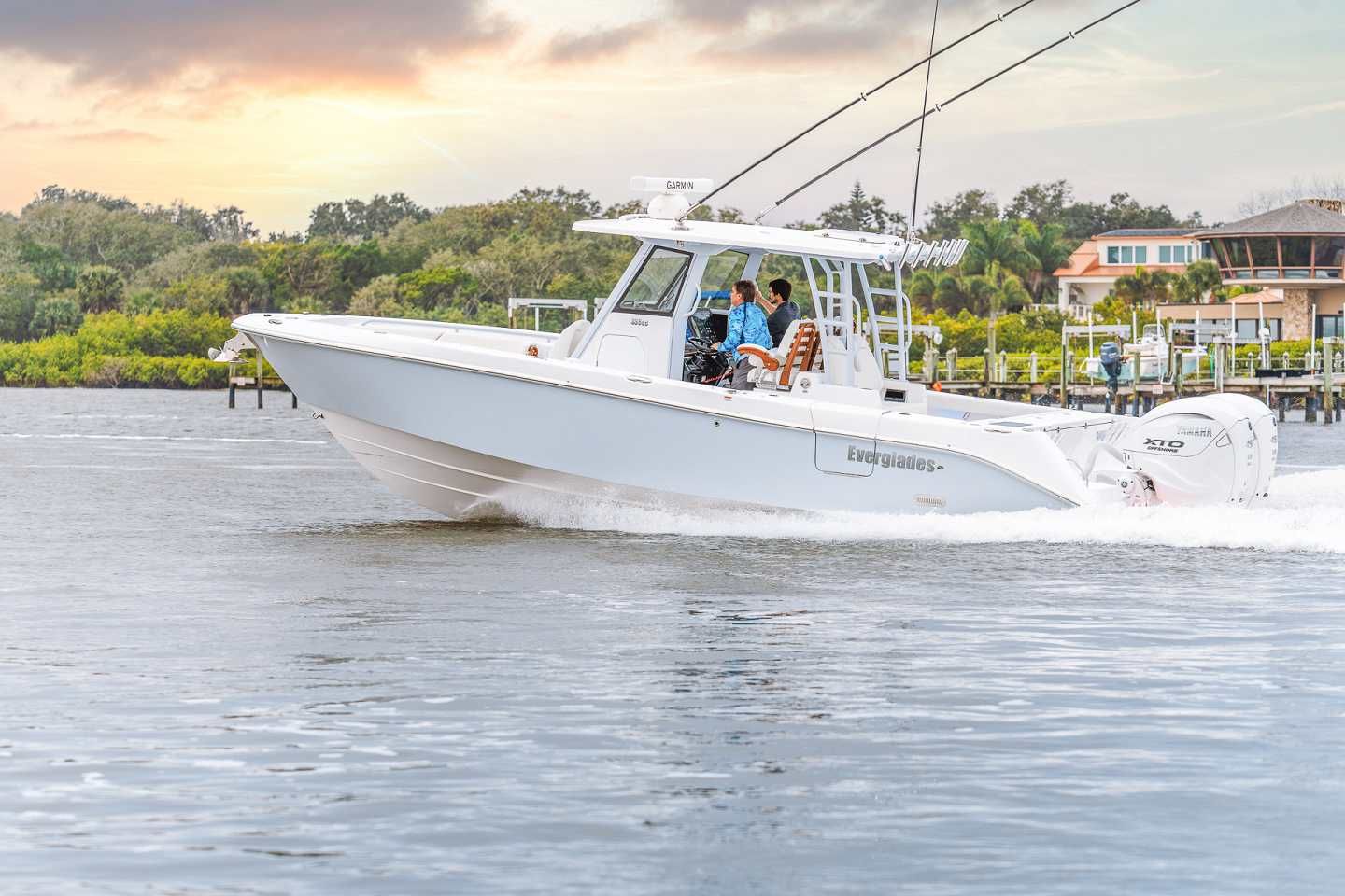 2024 Everglades 335 CC