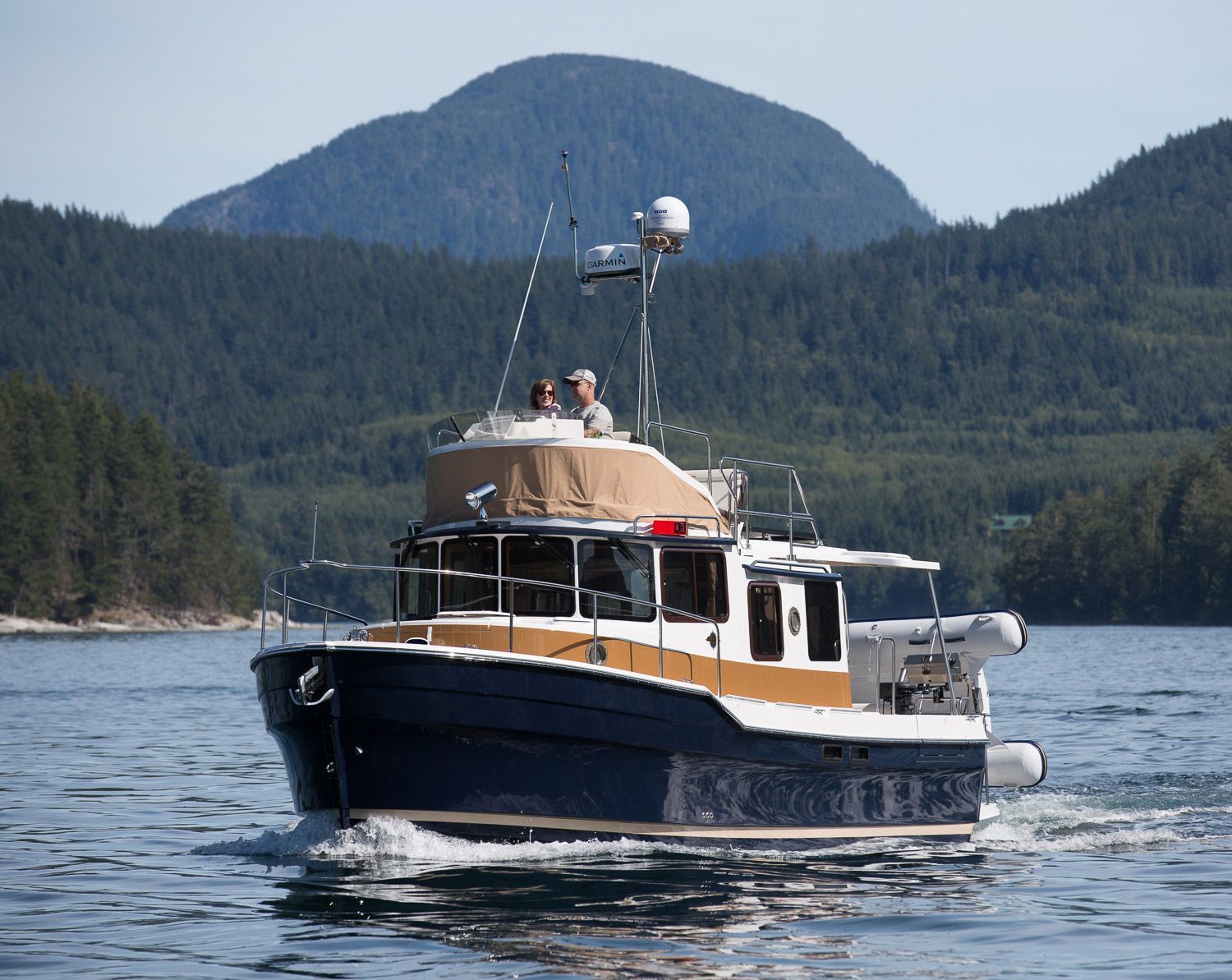 2022 Ranger Tugs R-31 Command Bridge