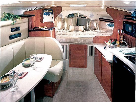 2003 Rinker 310 Fiesta Vee