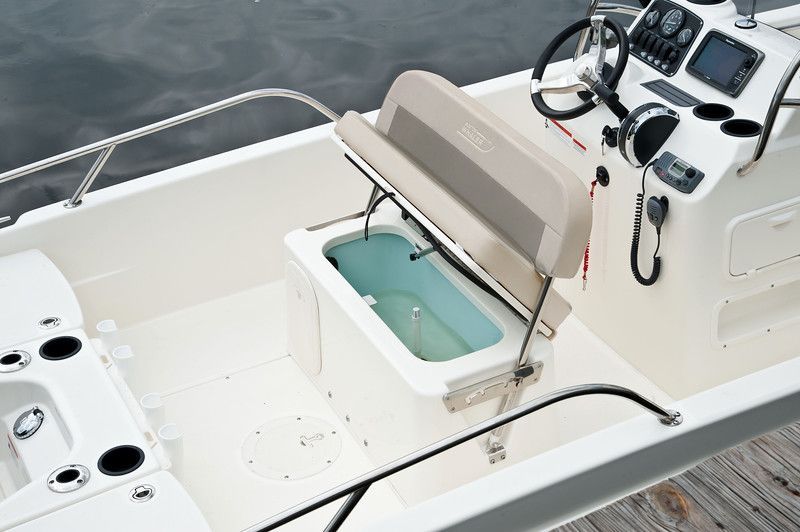 2017 Boston Whaler 170 Dauntless