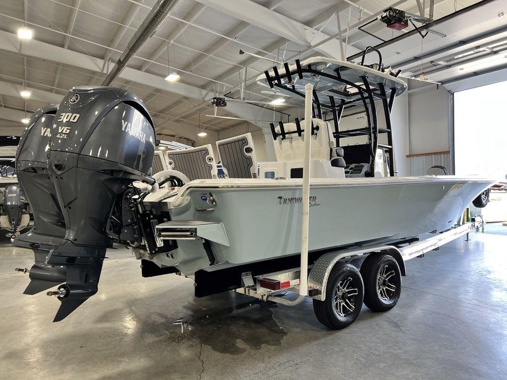 2022 Tidewater Boats 2700 Carolina Bay