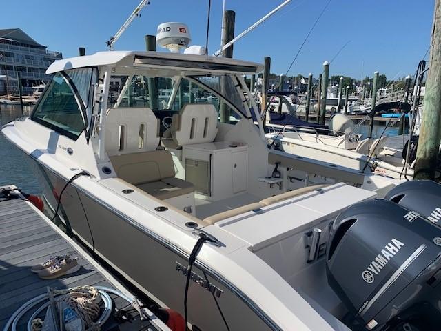 2015 Pursuit Boats DC 325 Dual Console