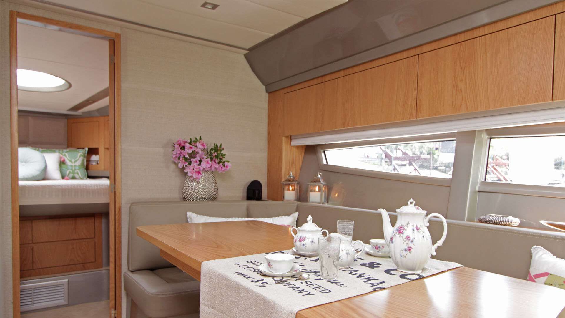 2006 Birchwood 500 Flybridge